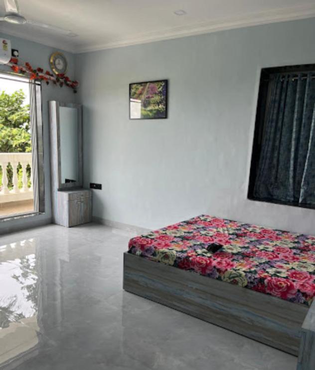 Classic Villa Pālghar Buitenkant foto